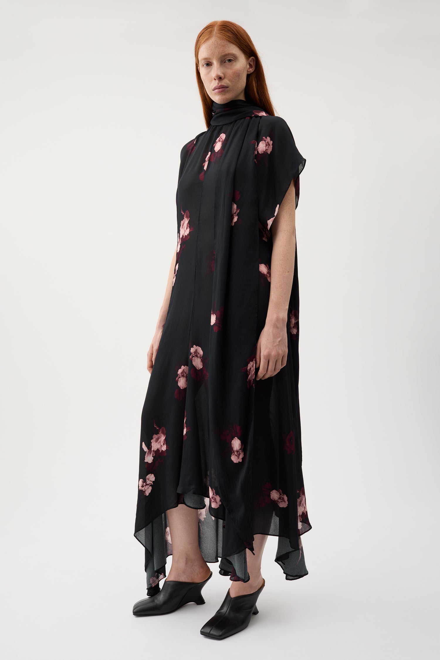 Lotta bouquet crepe dress