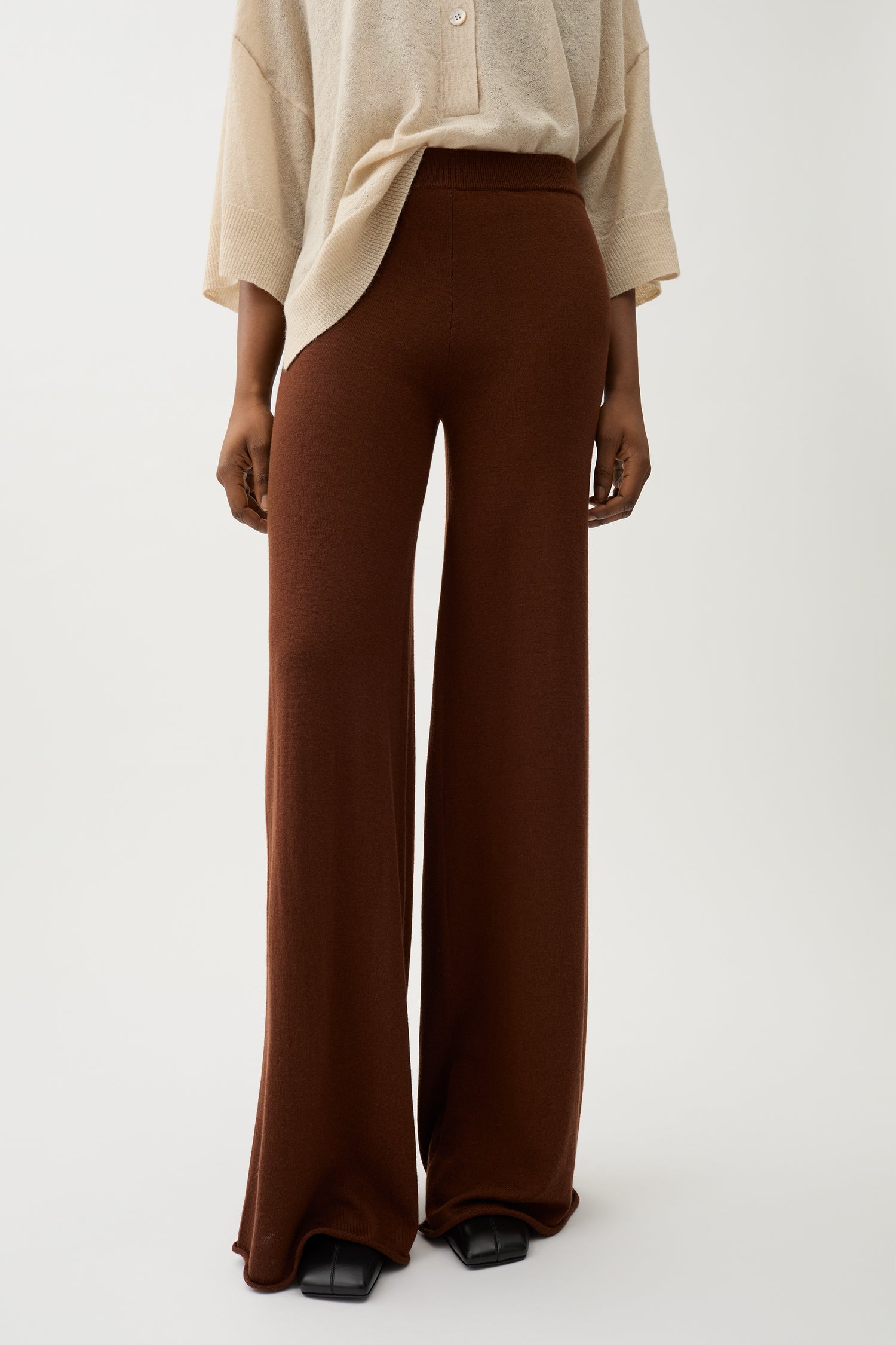 Monica embrace pants