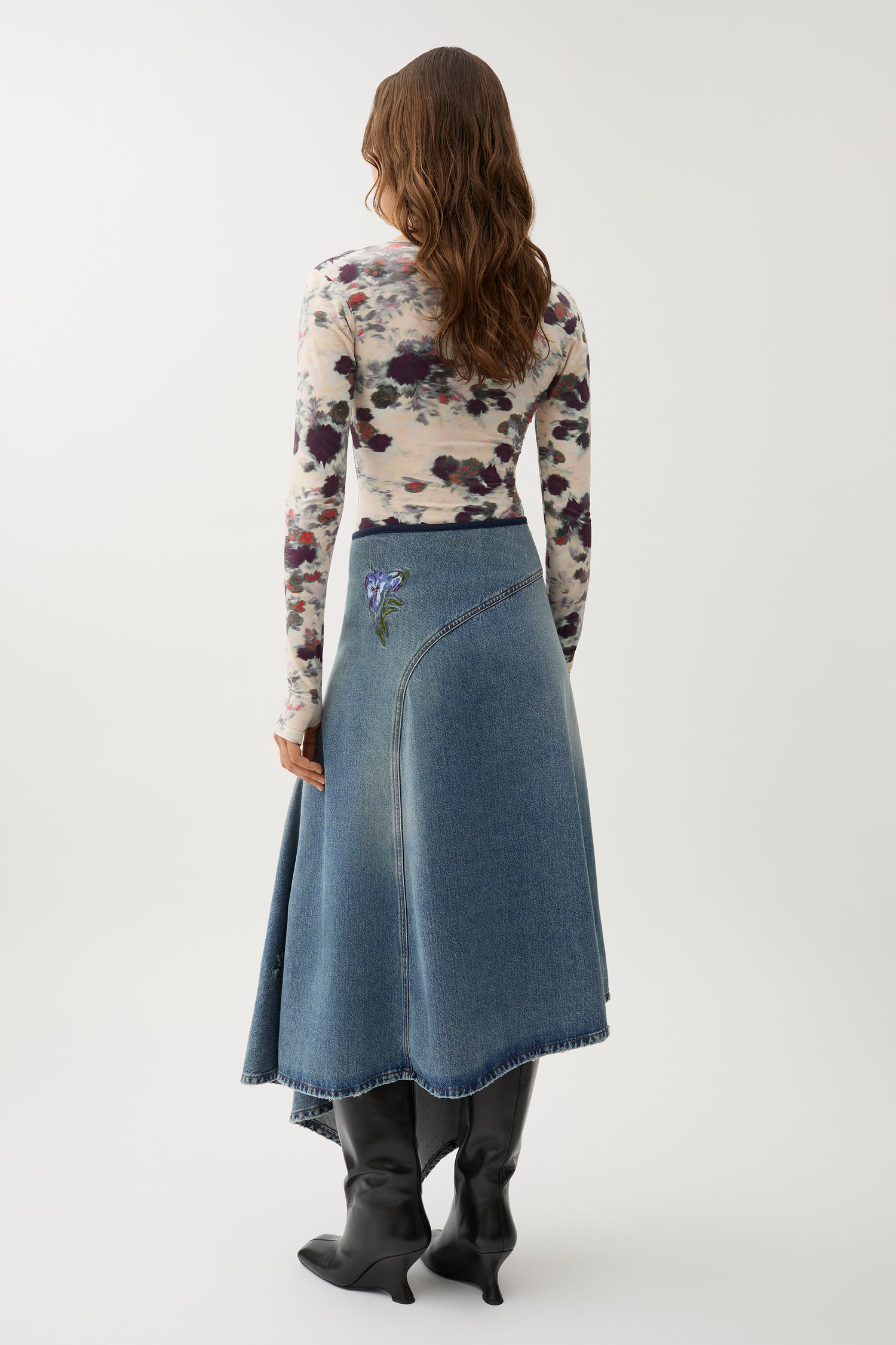 Swoosh embroidery denim skirt