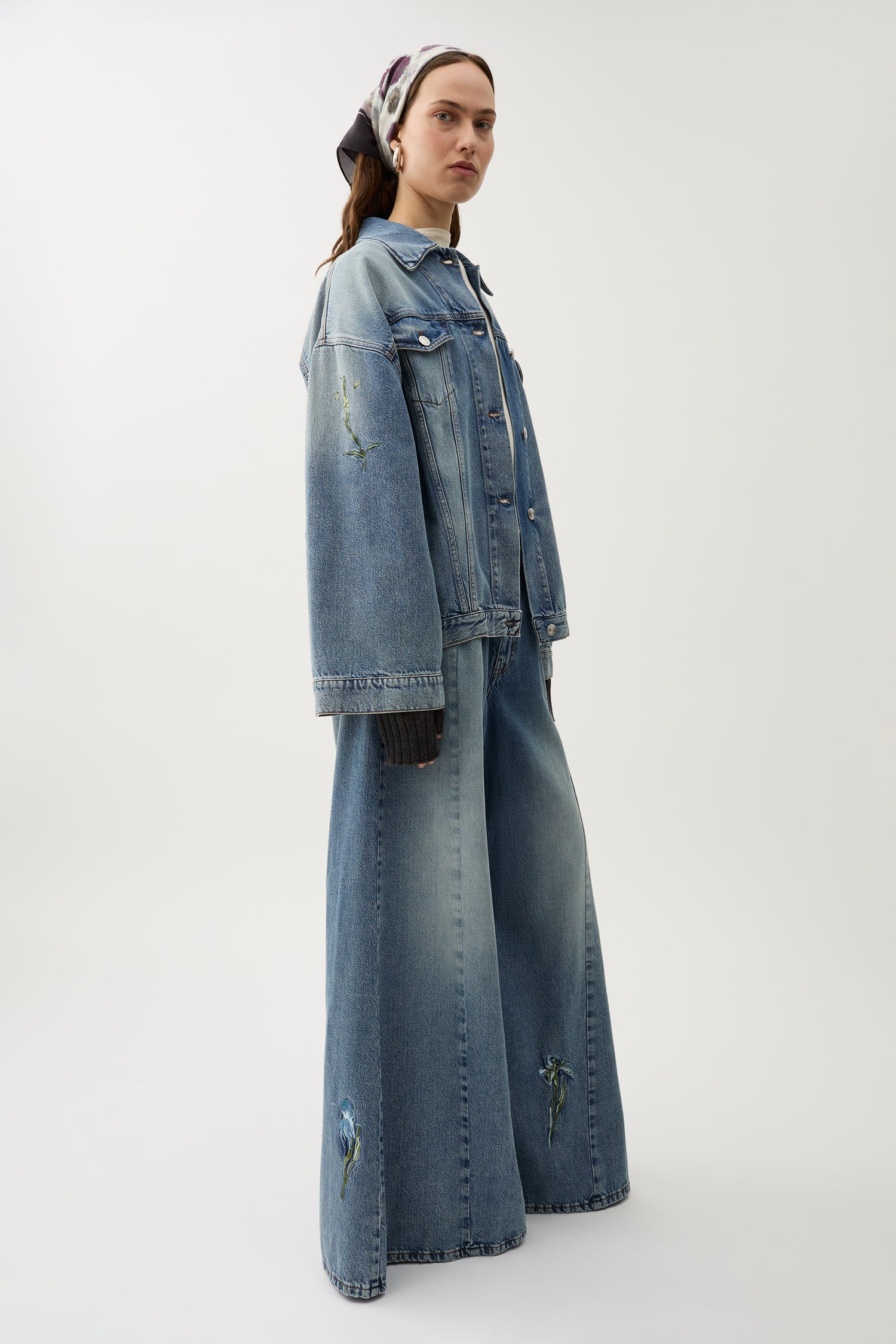 Bat embroidery denim jacket