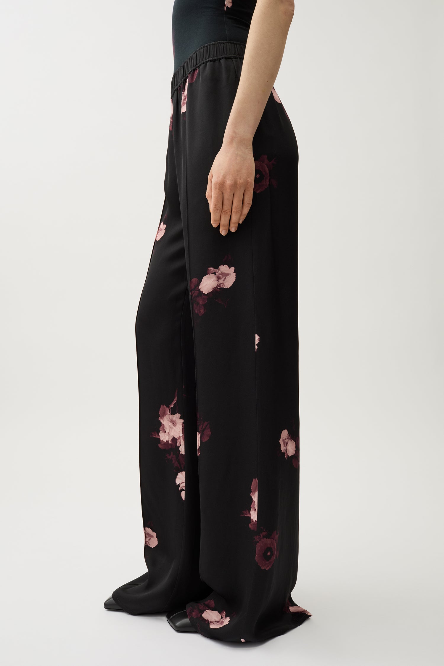 Ezra bouquet chine pants