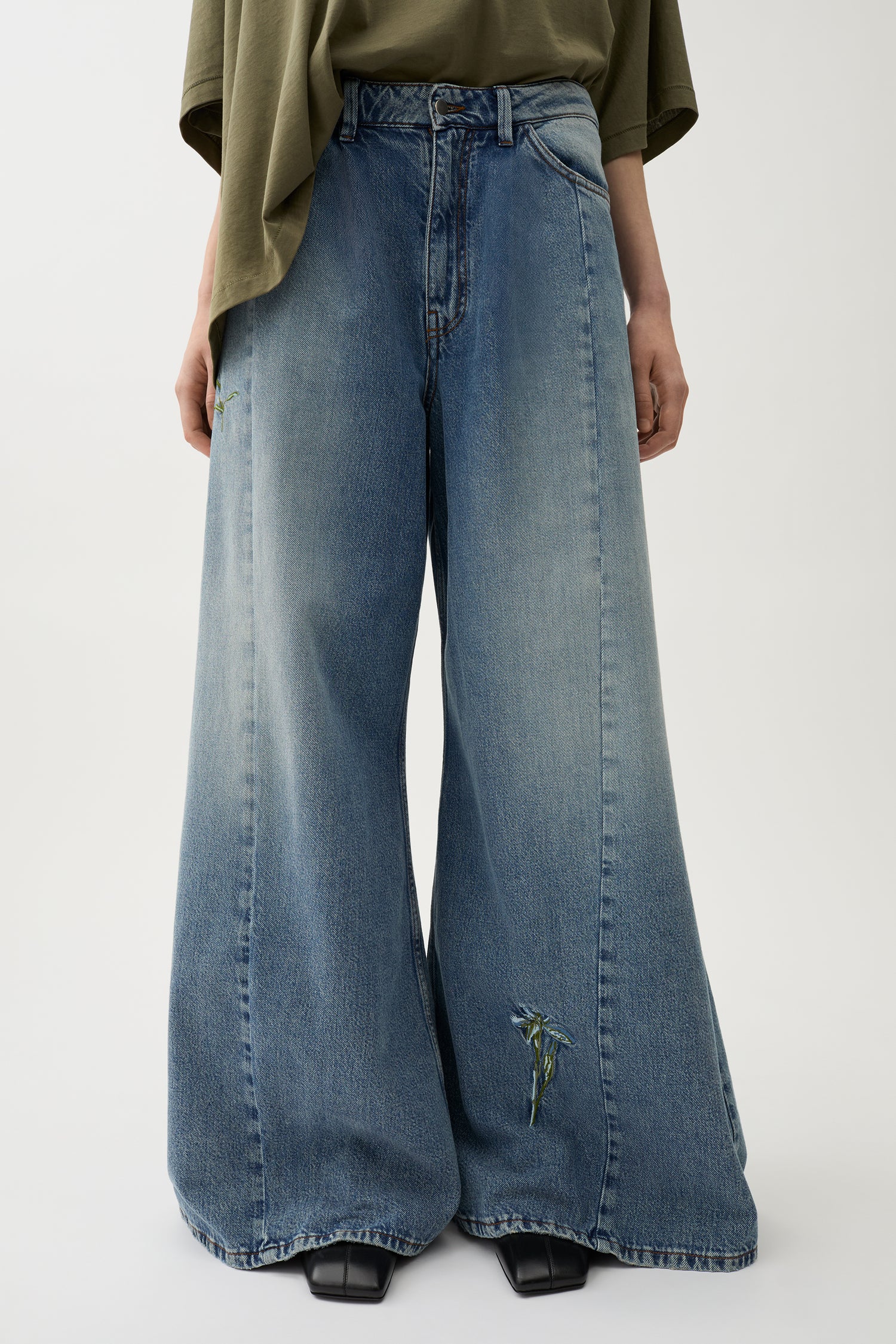 Maja embroidery denim