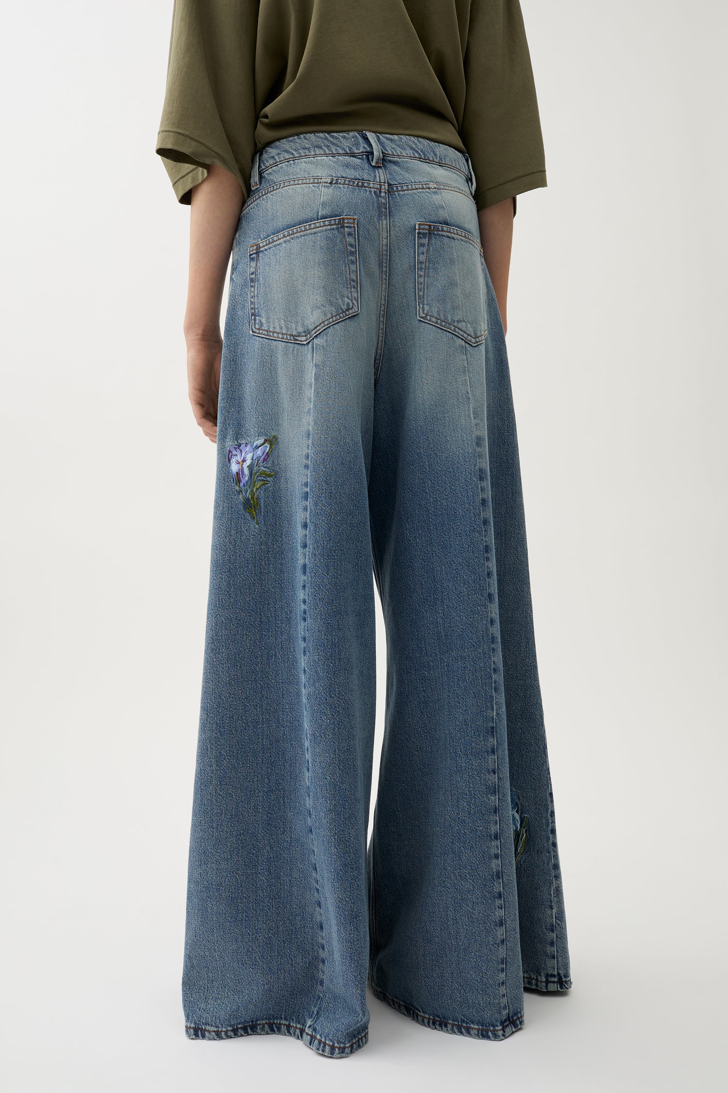Maja embroidery denim