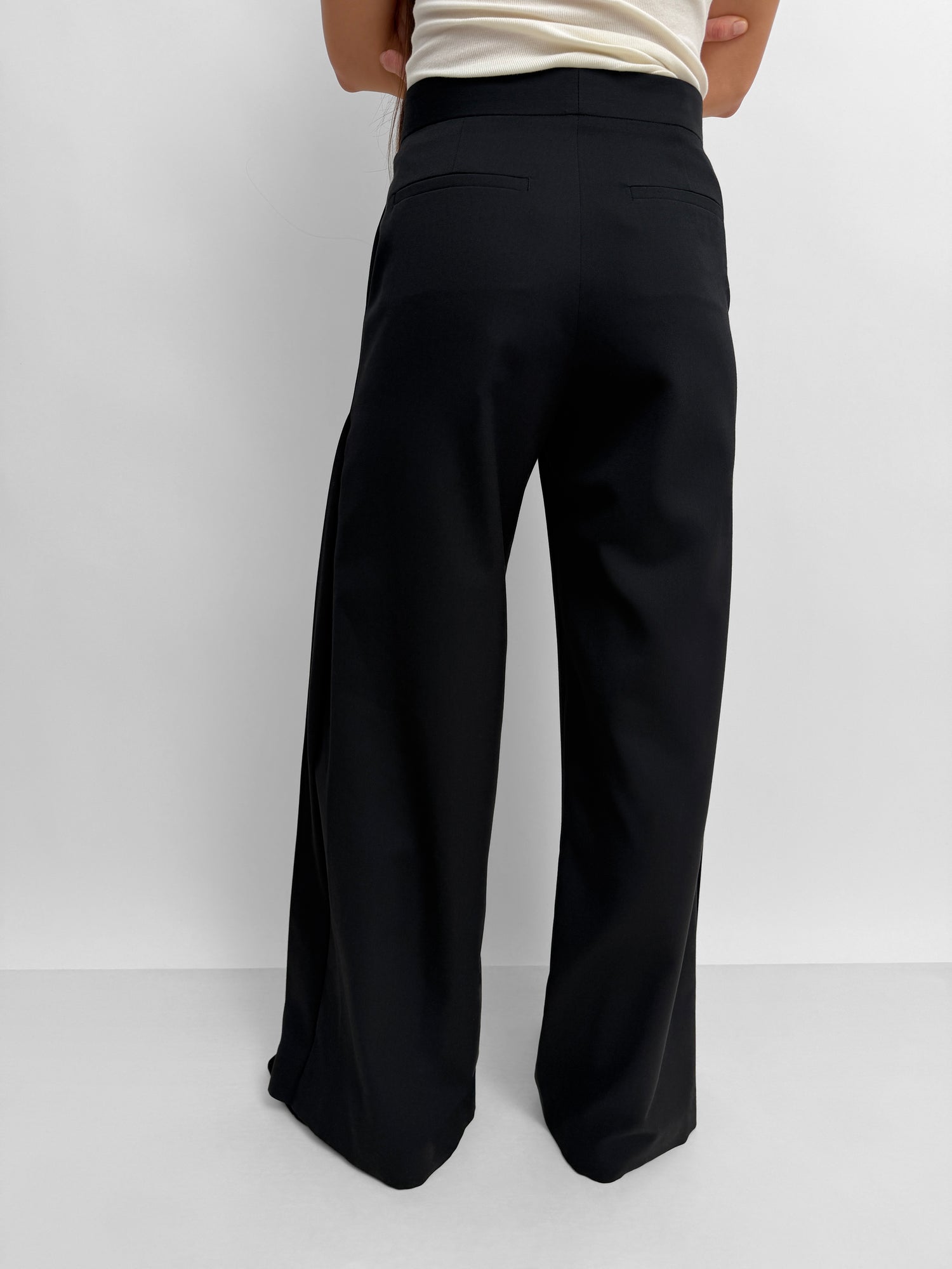 The Nora fluid pant