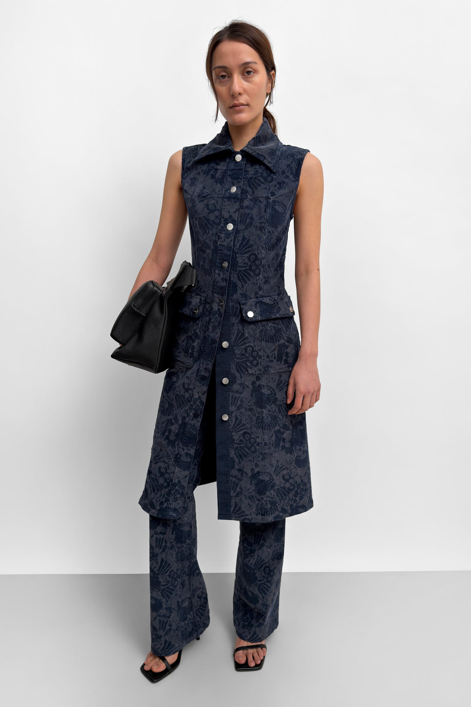 The Boah soft cord vestdress