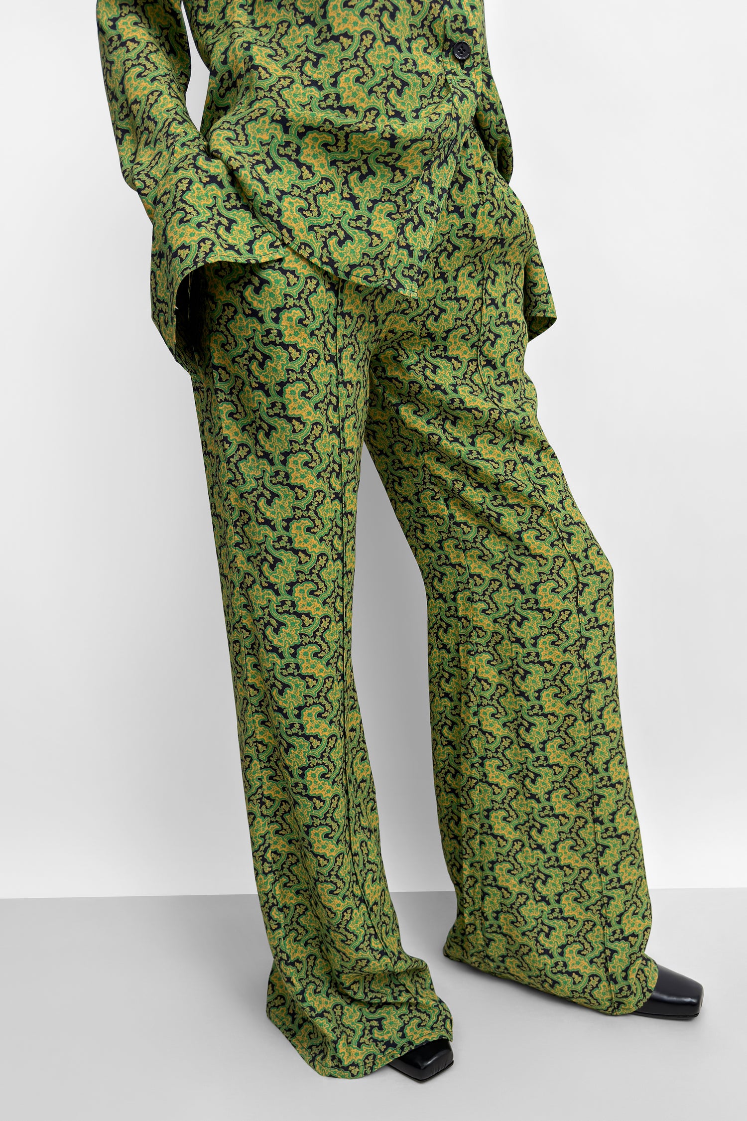 The Ezra dressed track pant
