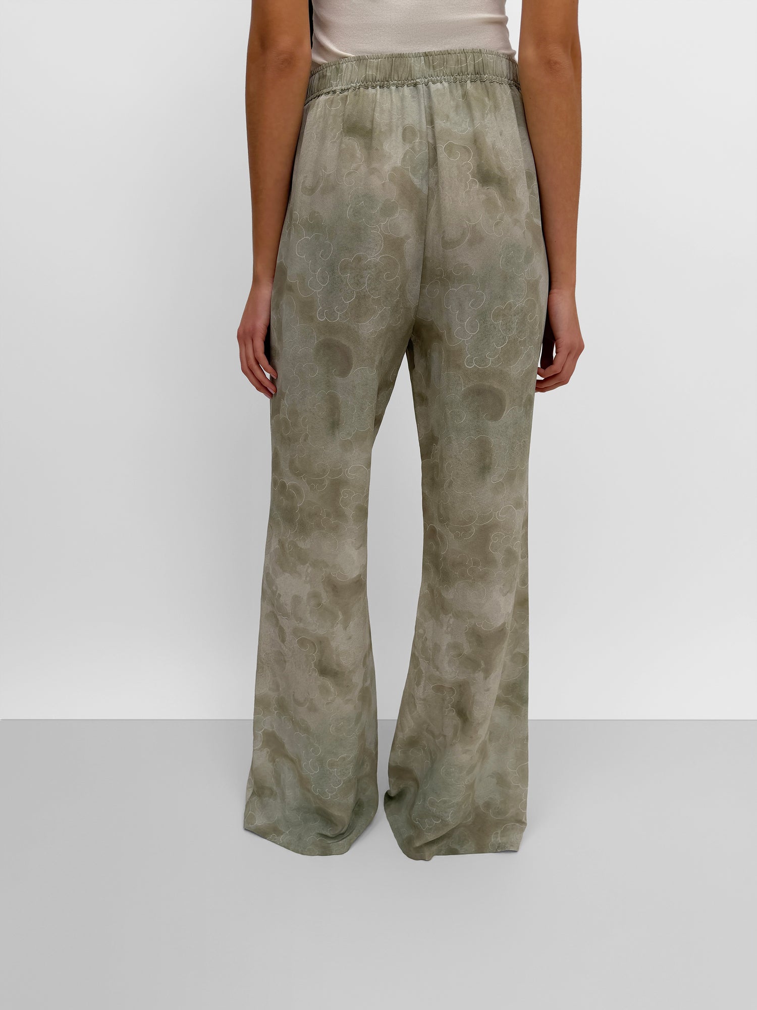 The Ezra dressed track pant in Clouds