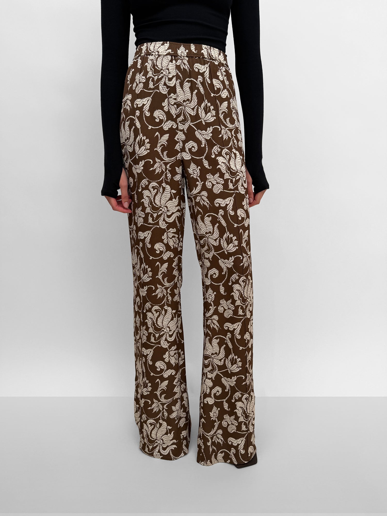 The Ezra dressed track pant in French Lily