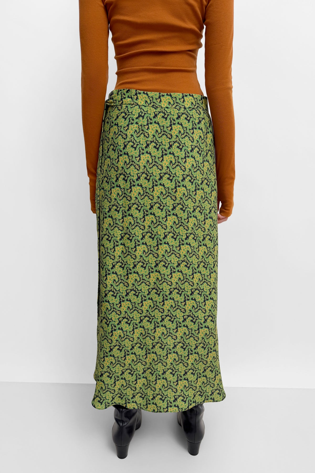 The Hizomi asymmetric wrap pencil skirt