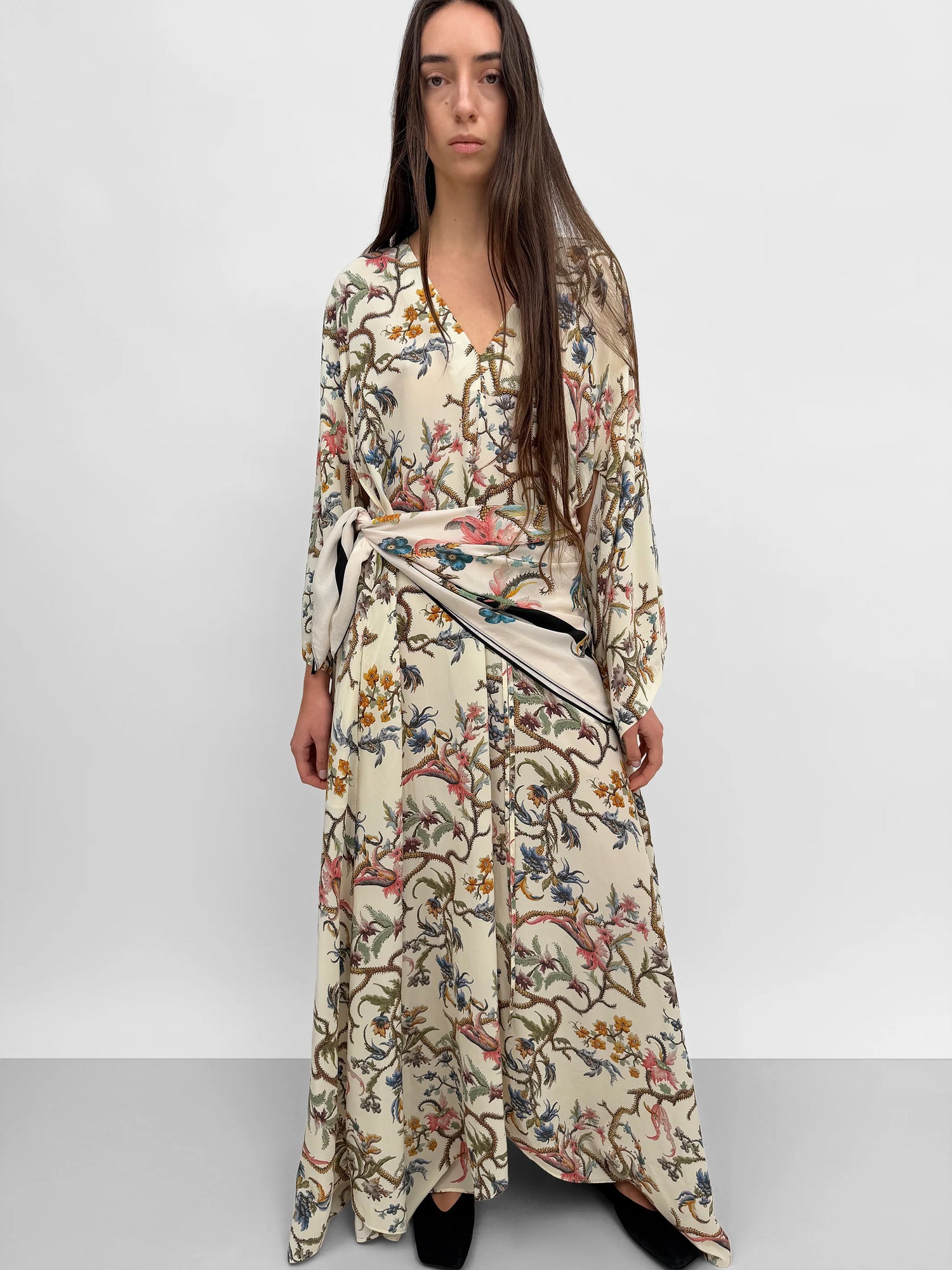 The silk scarf in Trailing