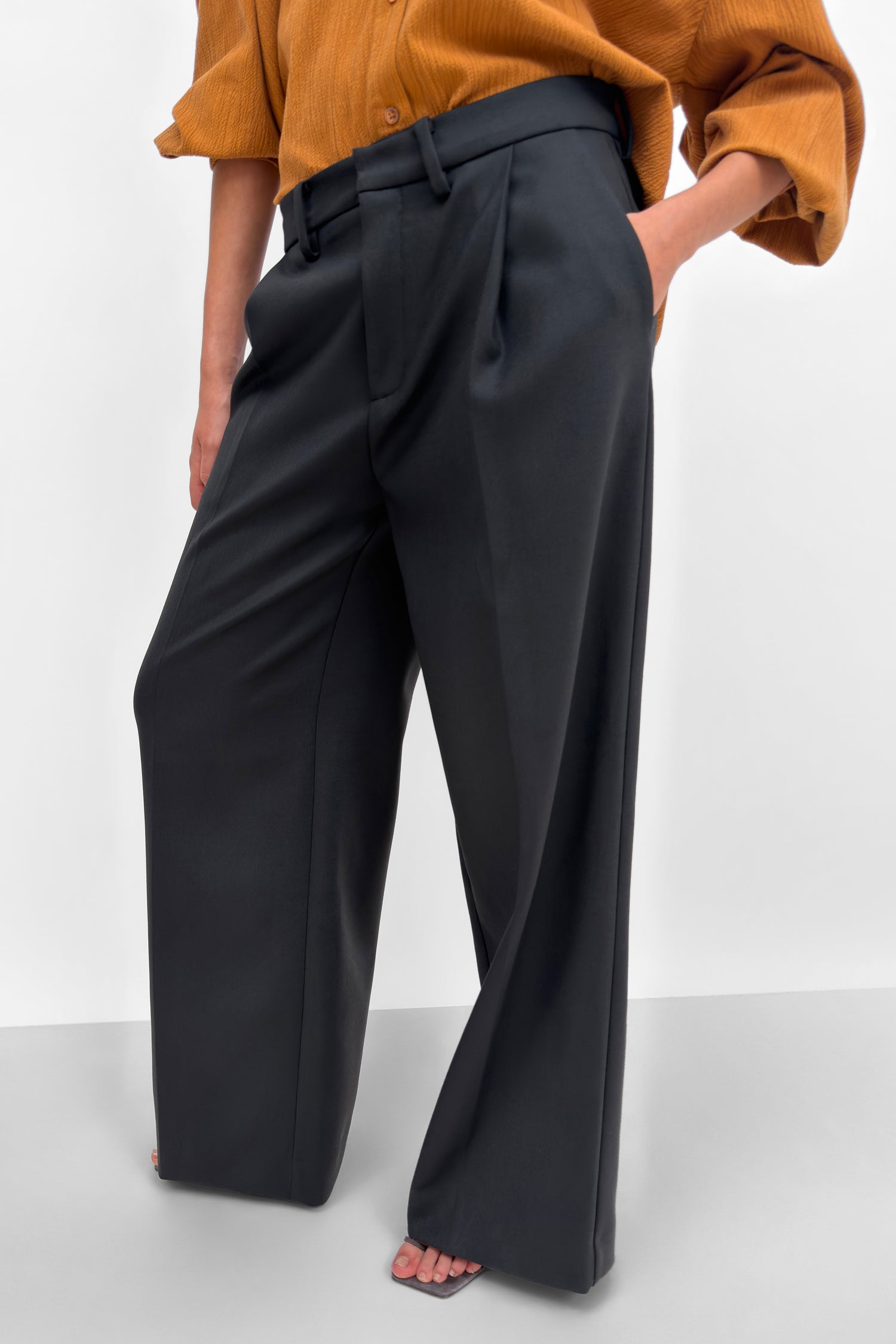 The Lorna pleat suit pant