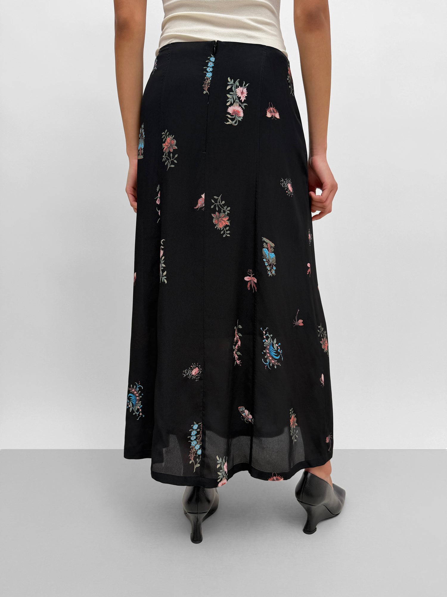 The Marielle fluid bell skirt in Duchess