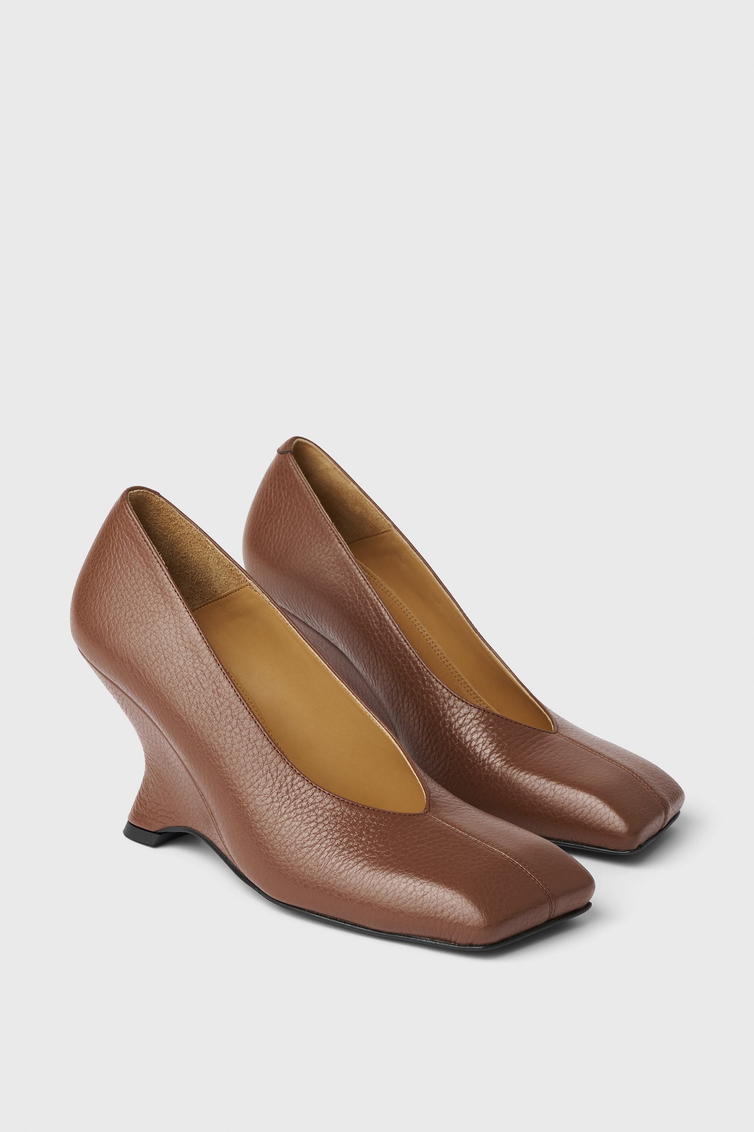 The Polka pebble leather pump