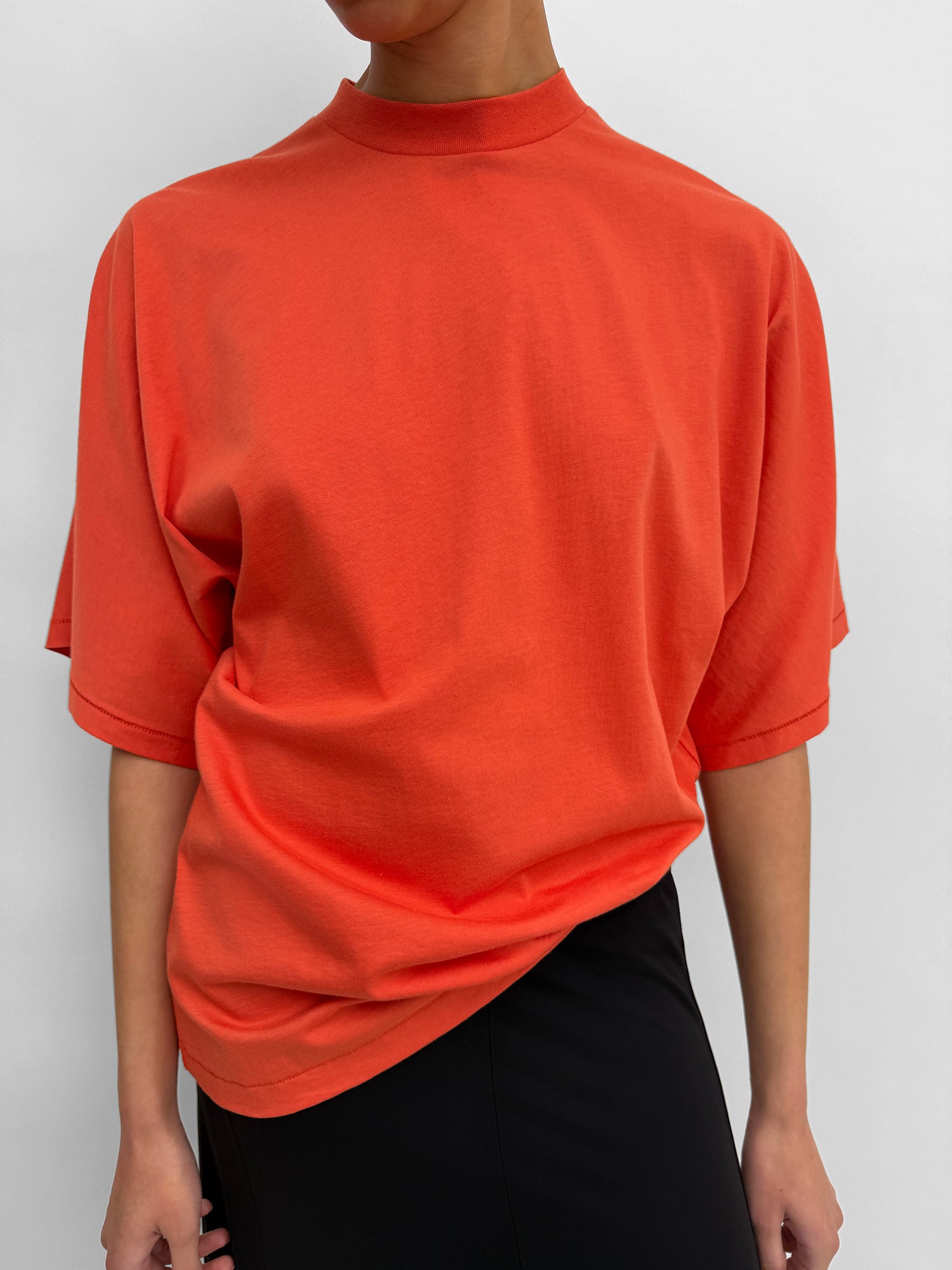 The Pop t-shirt with over-dimensioned sleeves