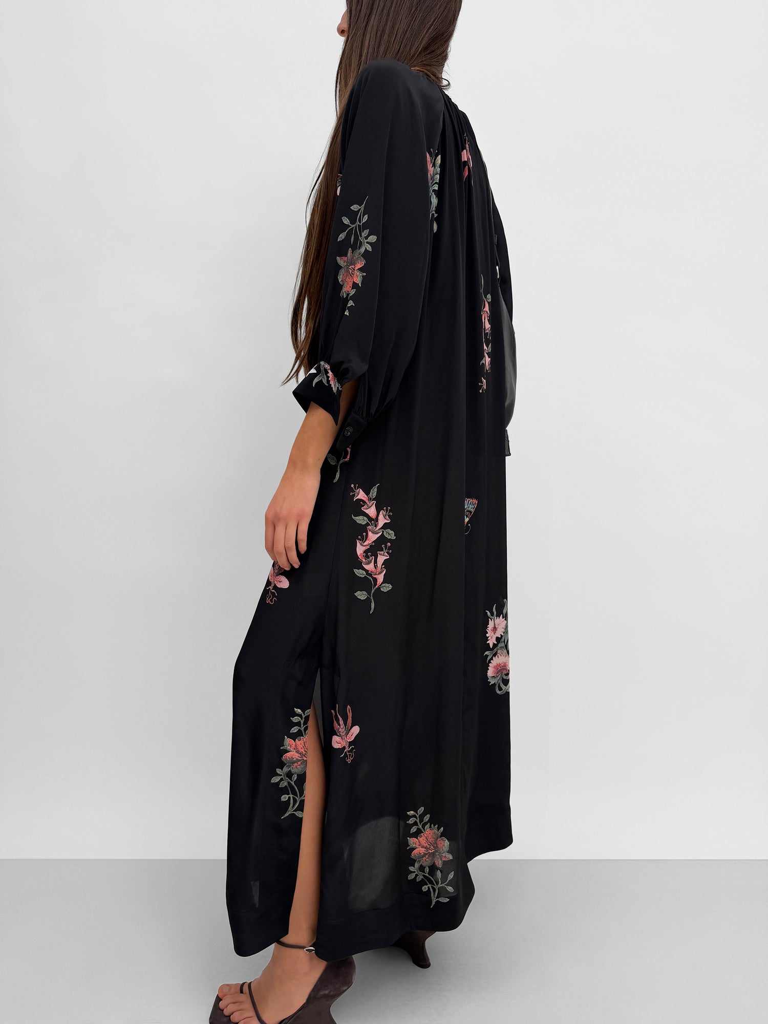 The Windy light silk dress in Duchess