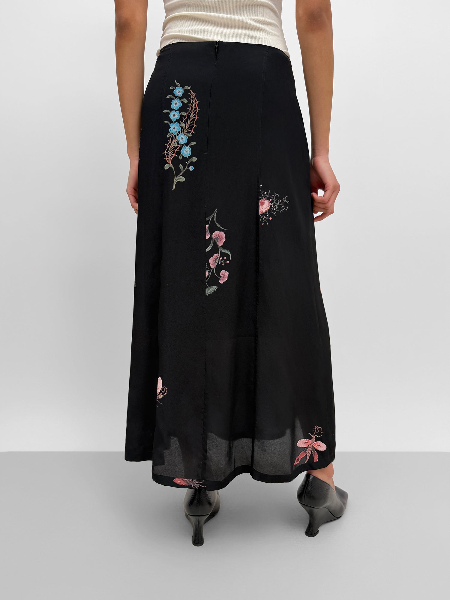 The Marielle fluid bell skirt in Duchess