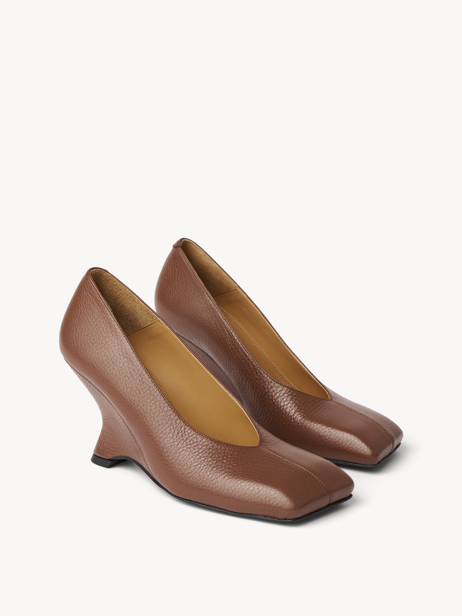 The Polka pebble leather pump