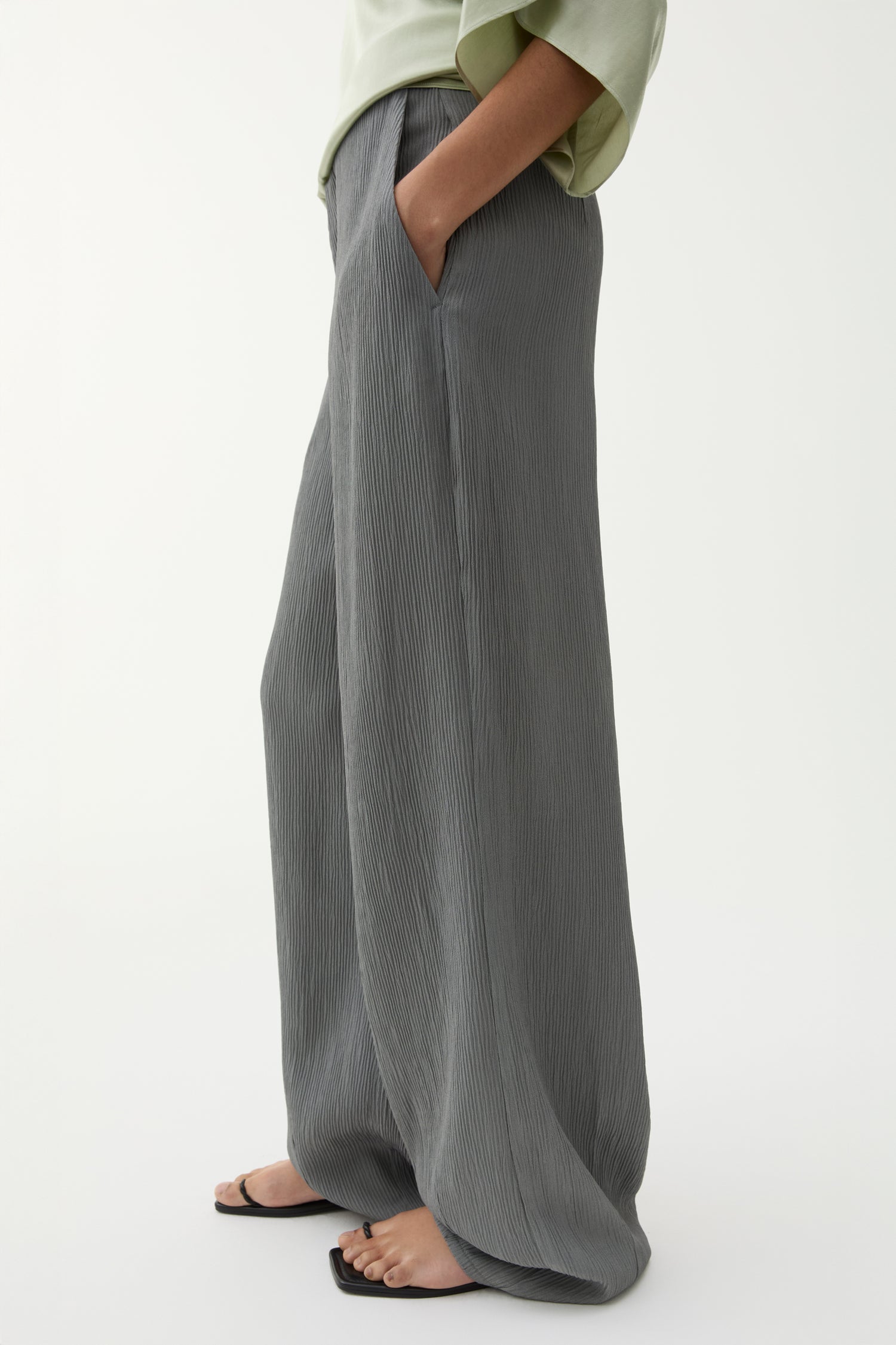 Stevie plissé pants