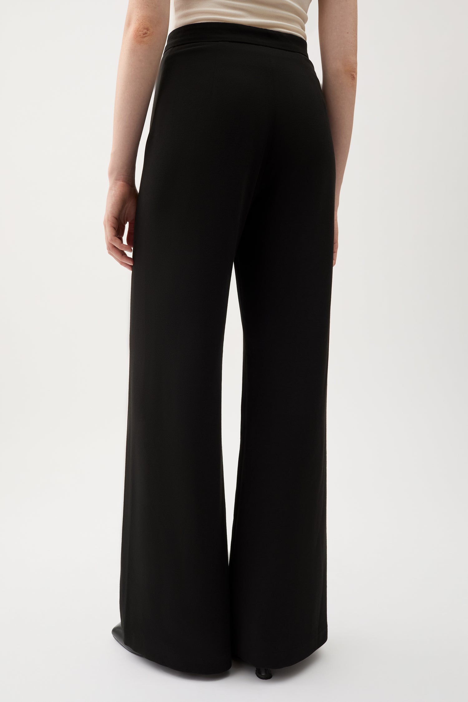The Sini soft suiting pant