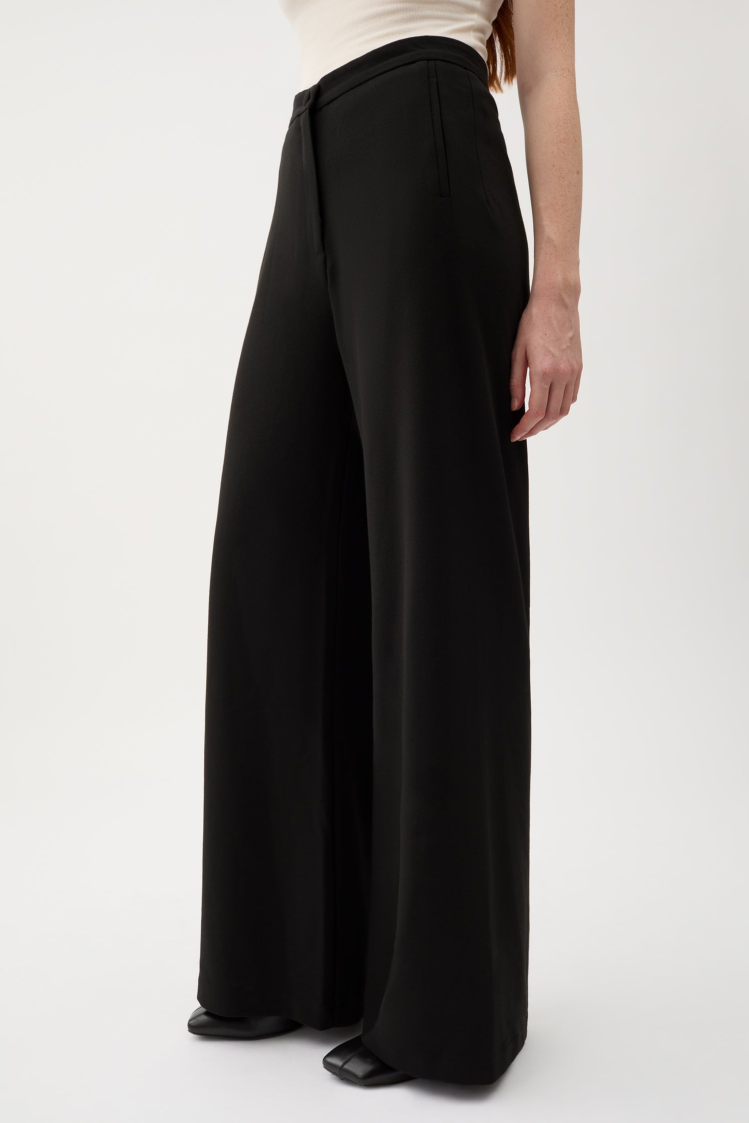 The Sini soft suiting pant