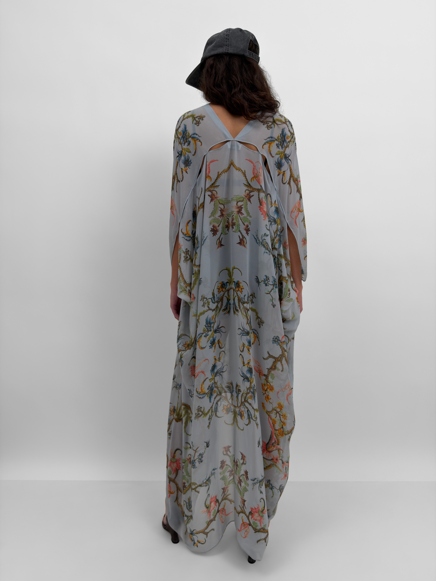 The Agave silk caftan in Trailing