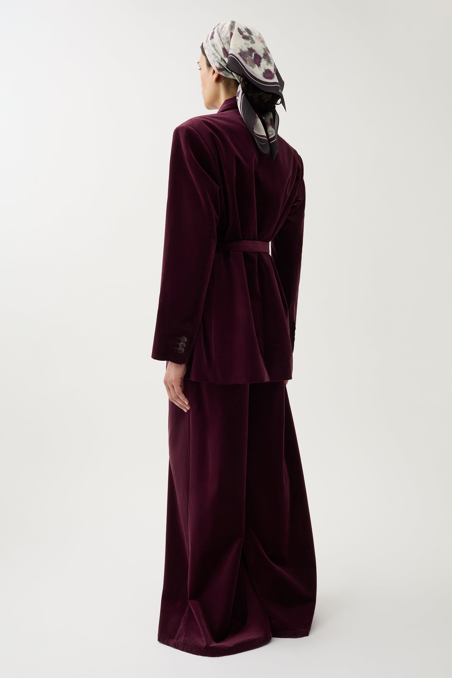 Stand velvet blazer
