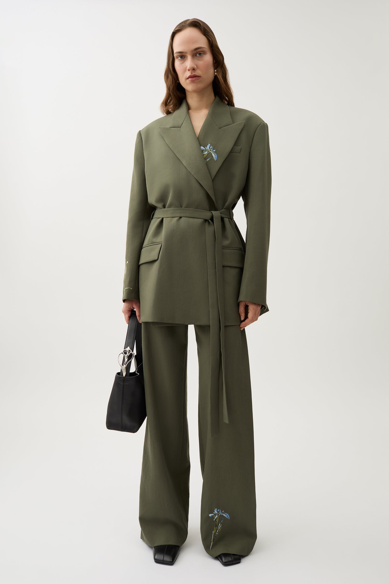 Stand embroidery blazer