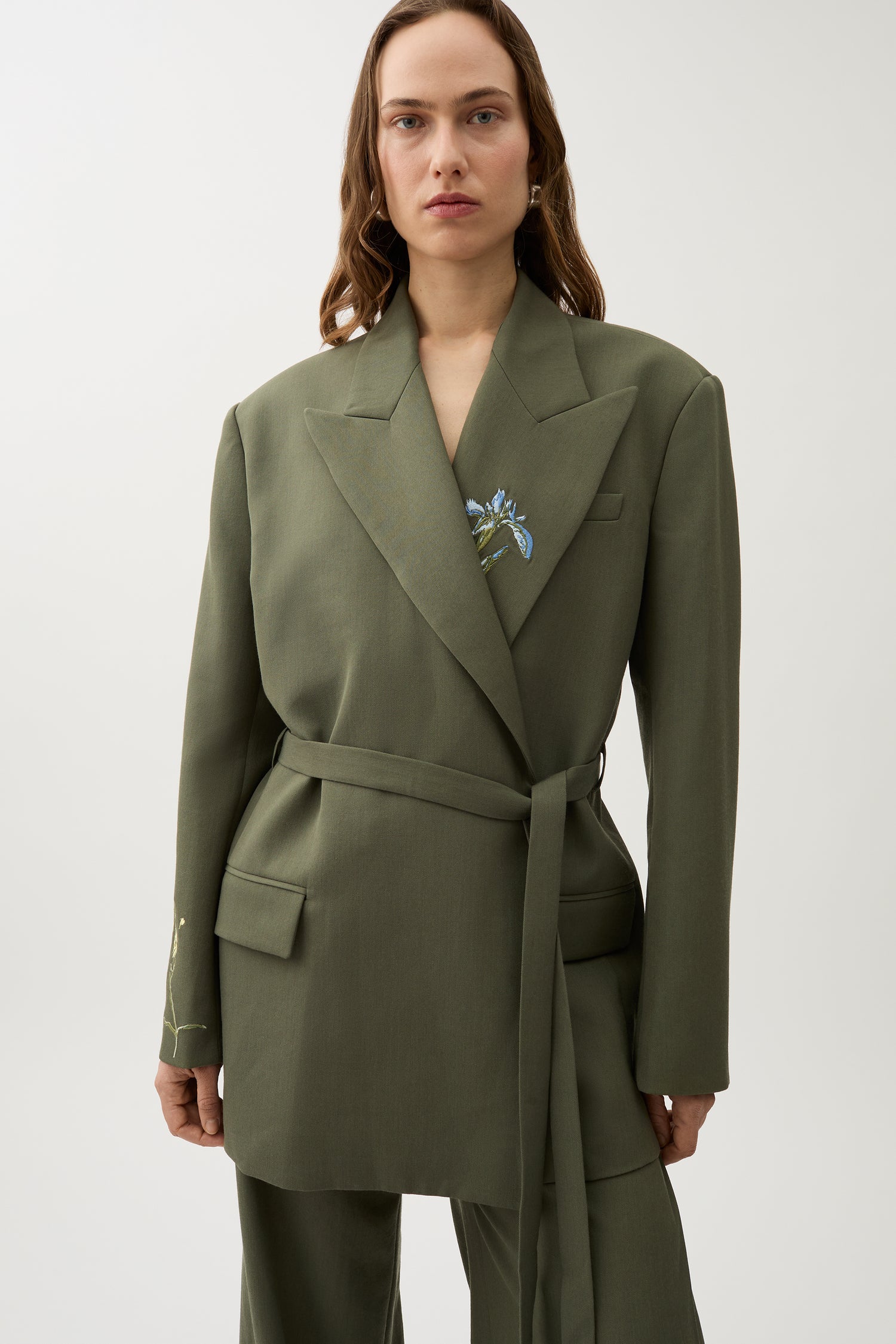 Stand embroidery blazer