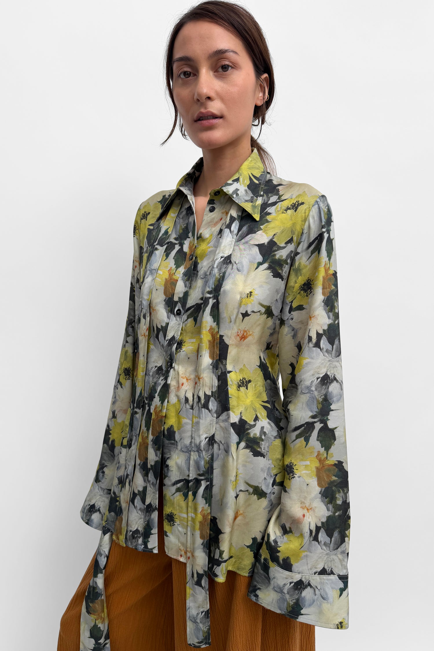 The Euni shiny shirt blouse