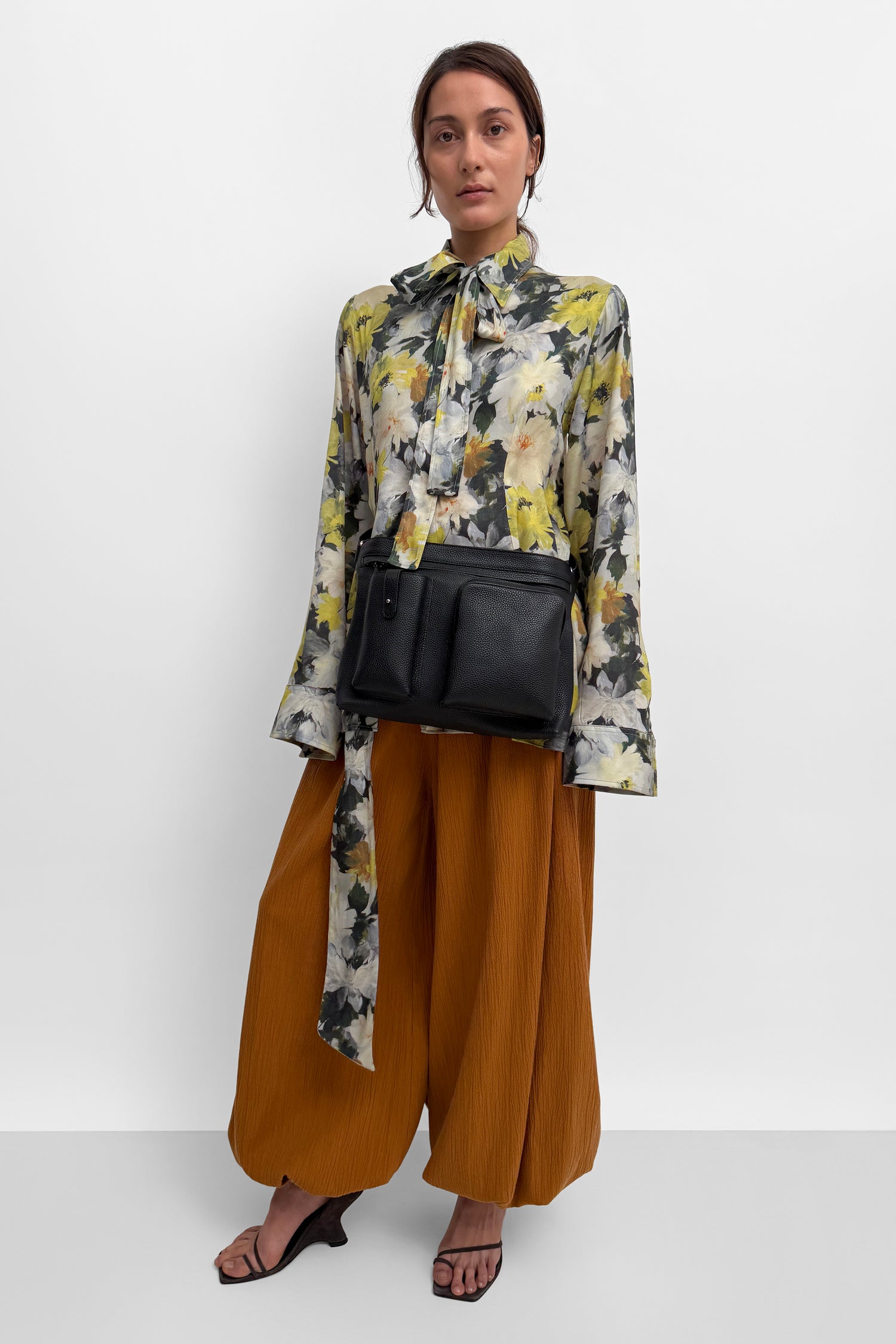 The Euni shiny shirt blouse