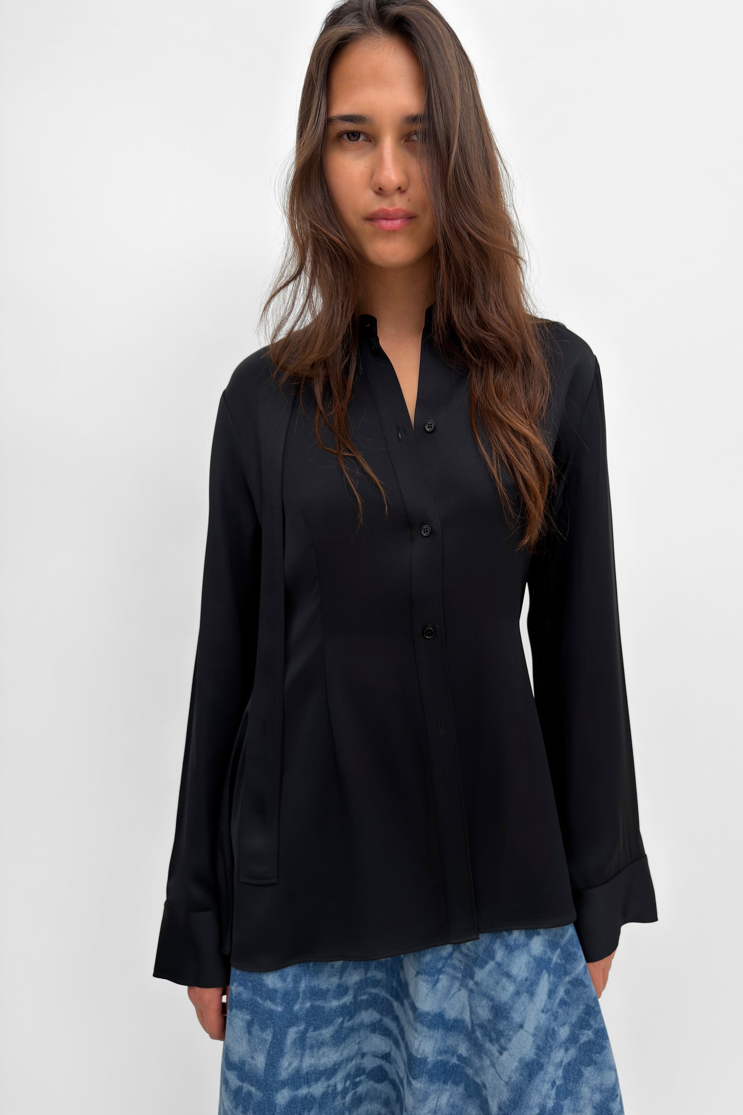 The Euni shiny shirt blouse