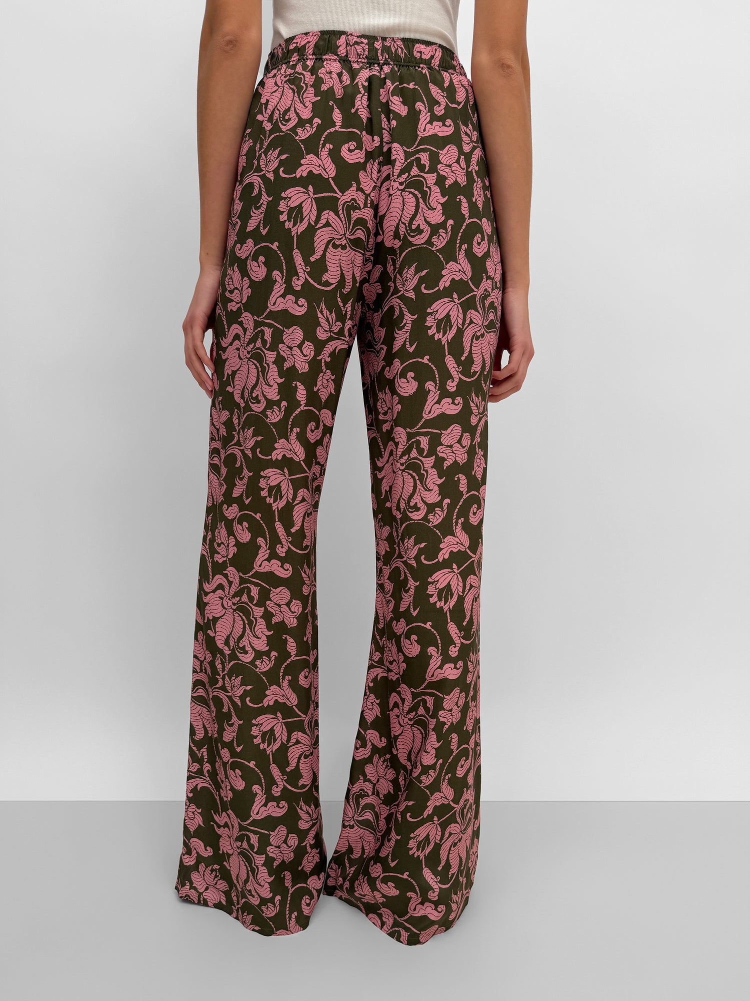 The Ezra dressed track pant in French Lily