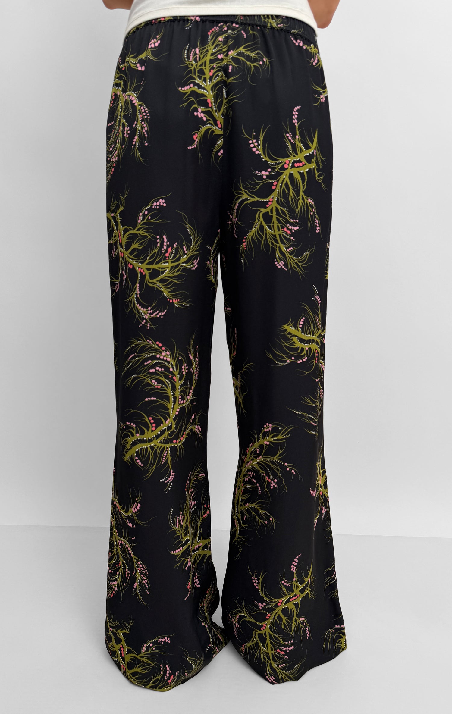 The Ezra dressed track pant in Seaweed