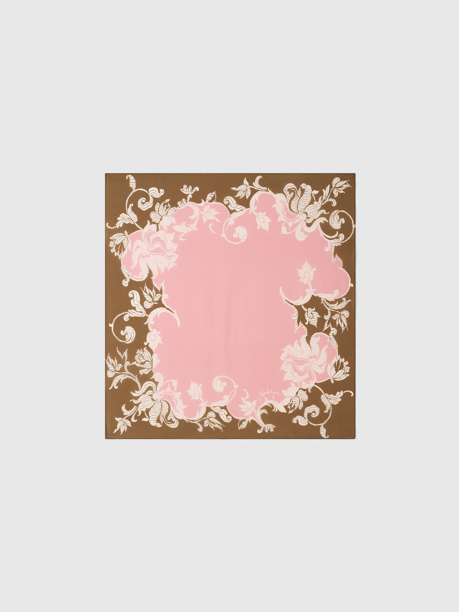 The silk scarf in French Lily