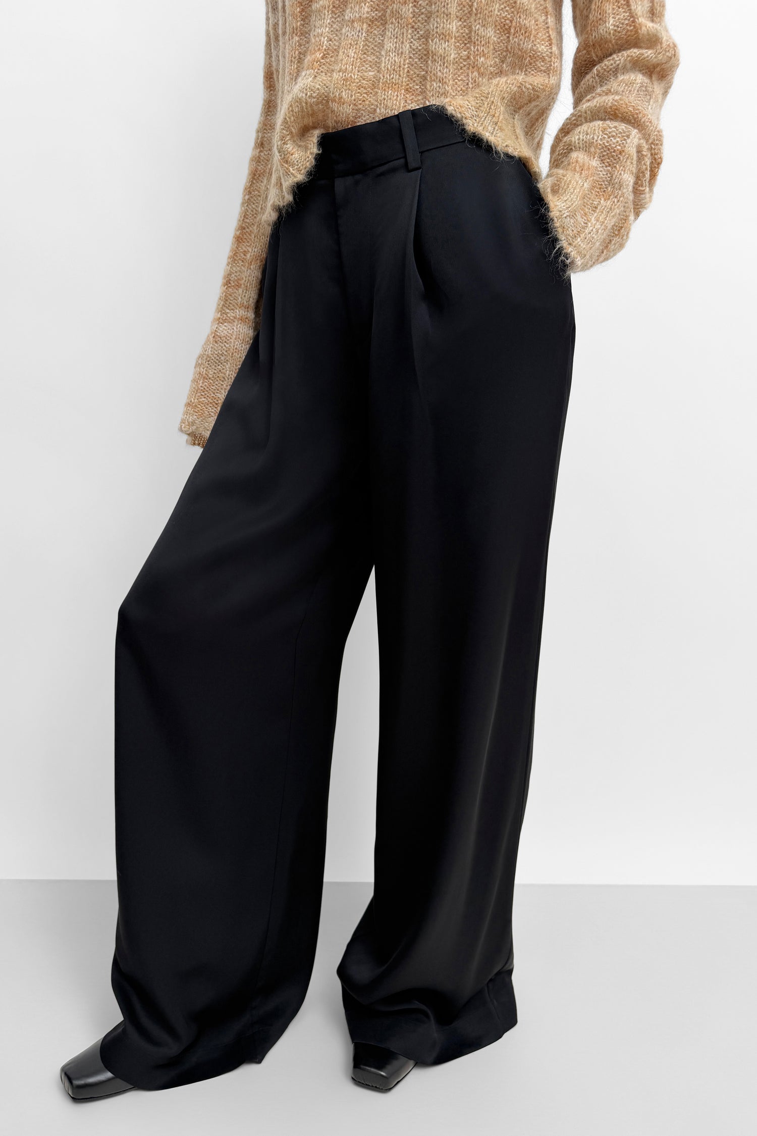 The Lorna shiny pleat pants