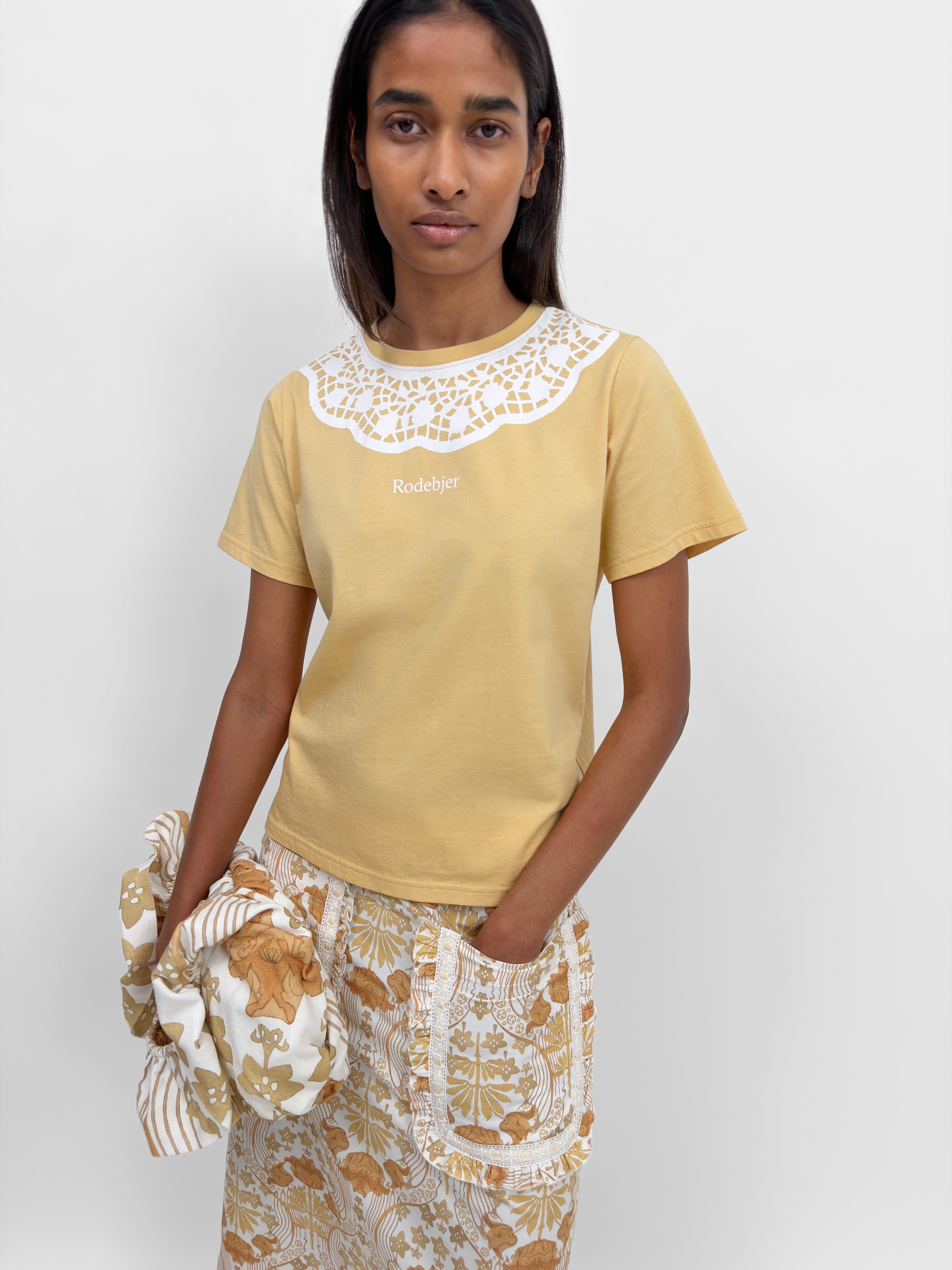 The Margot baby t-shirt with lace collar print | Rodebjer.com