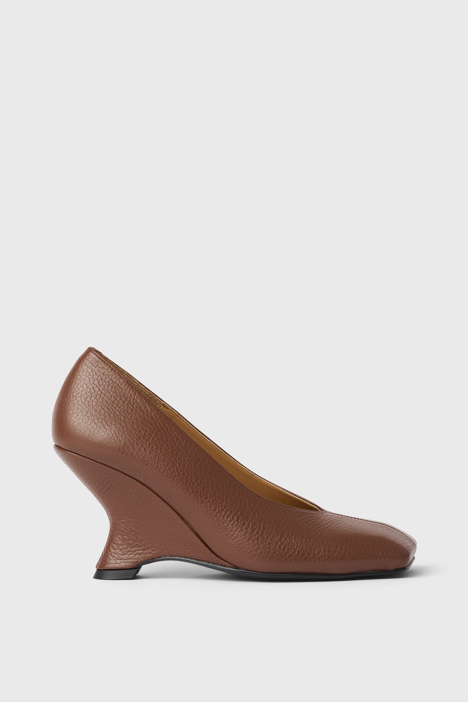 The Polka pebble leather pump