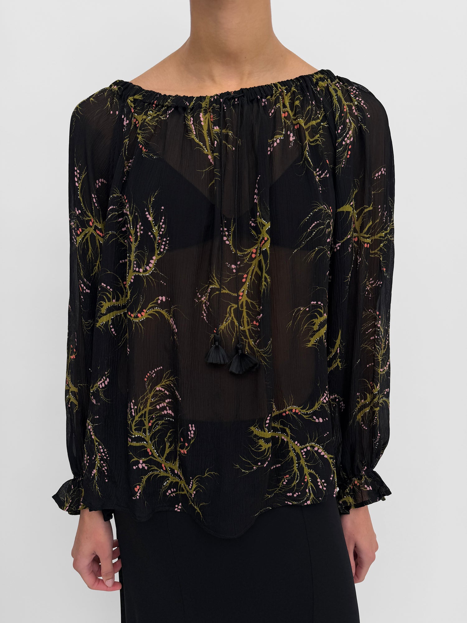 The Salvia plissé singoalla top in Seaweed