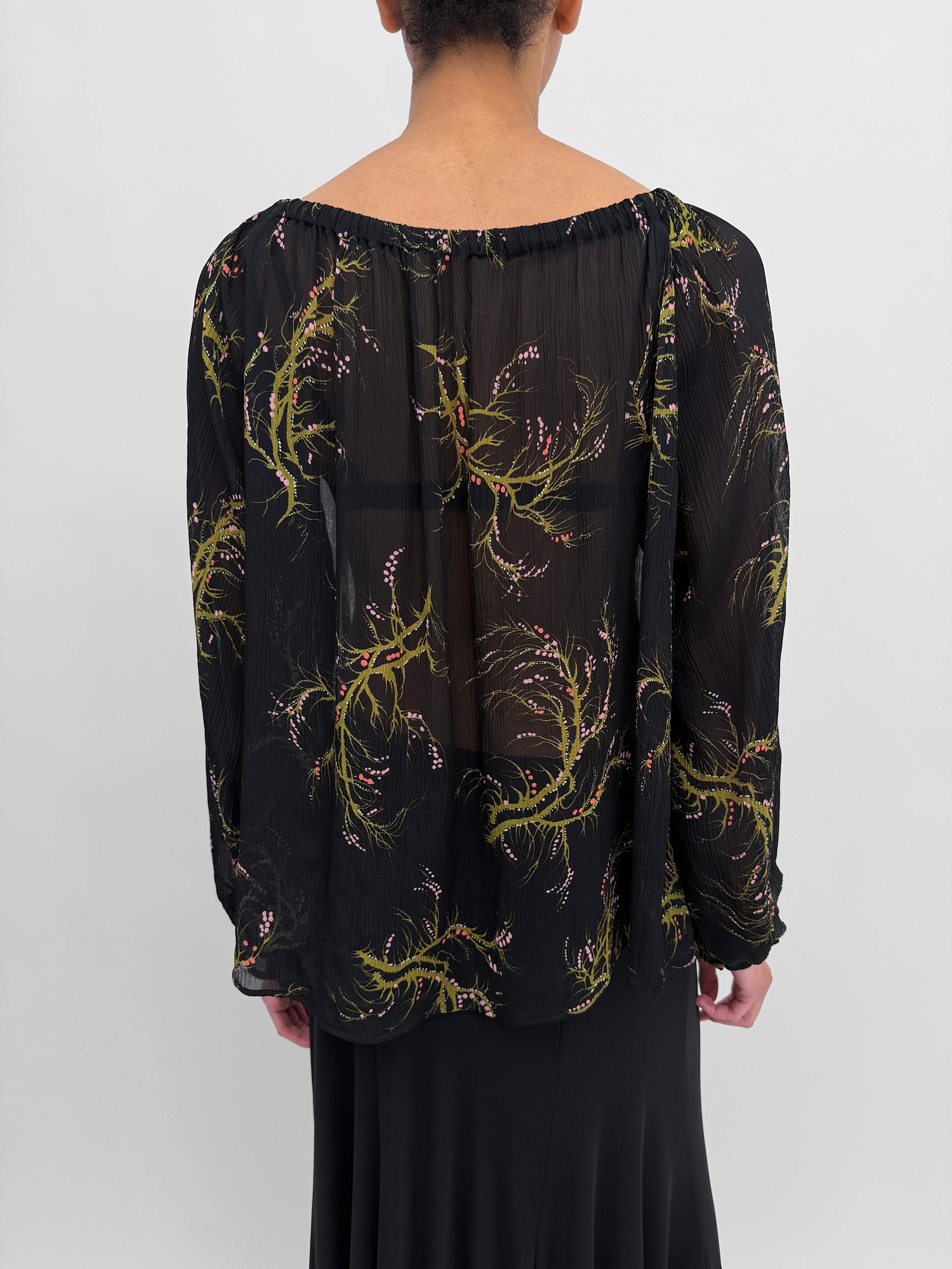 The Salvia plissé singoalla top in Seaweed