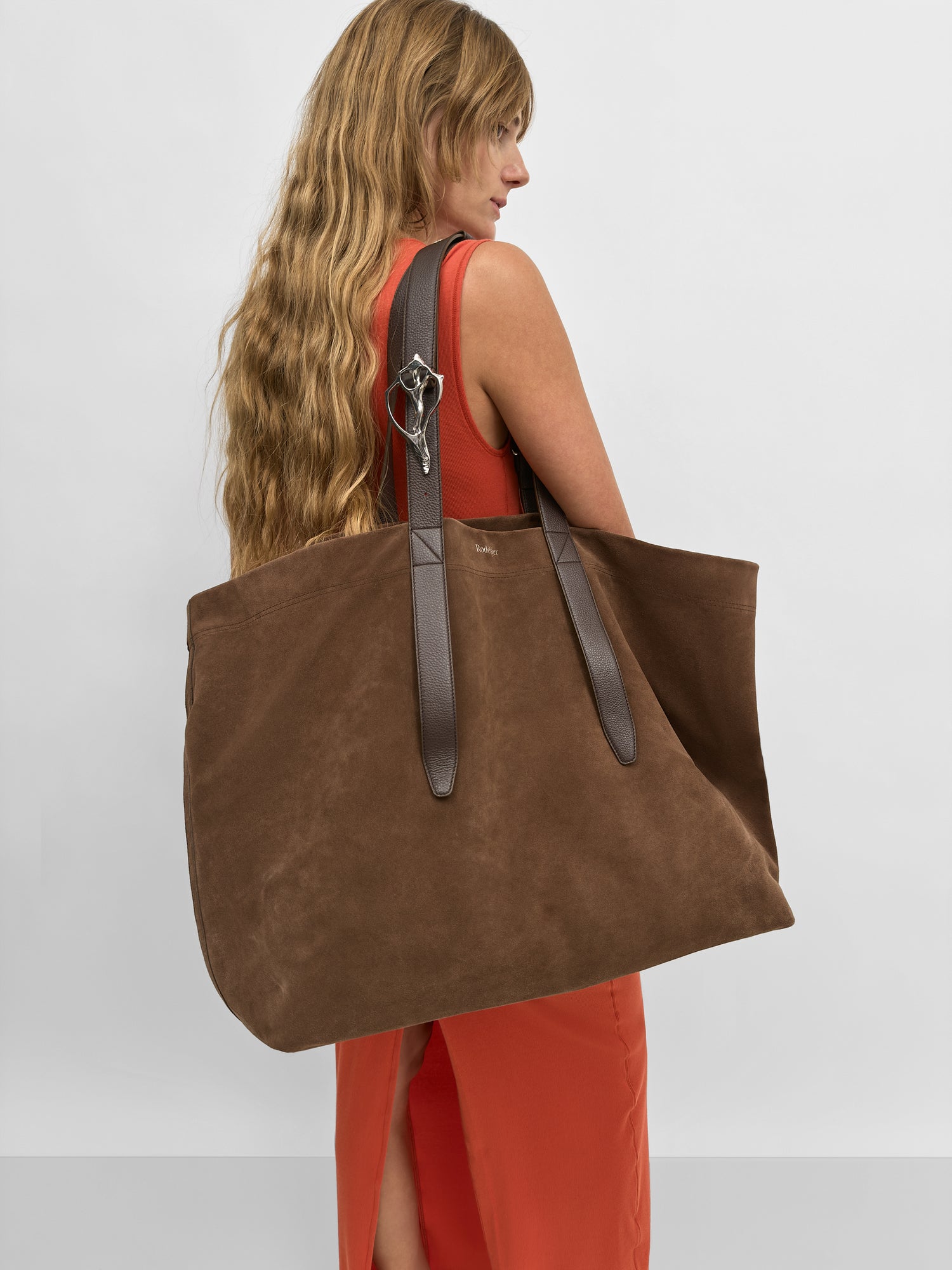 The Seashell suede over-dimensioned tote