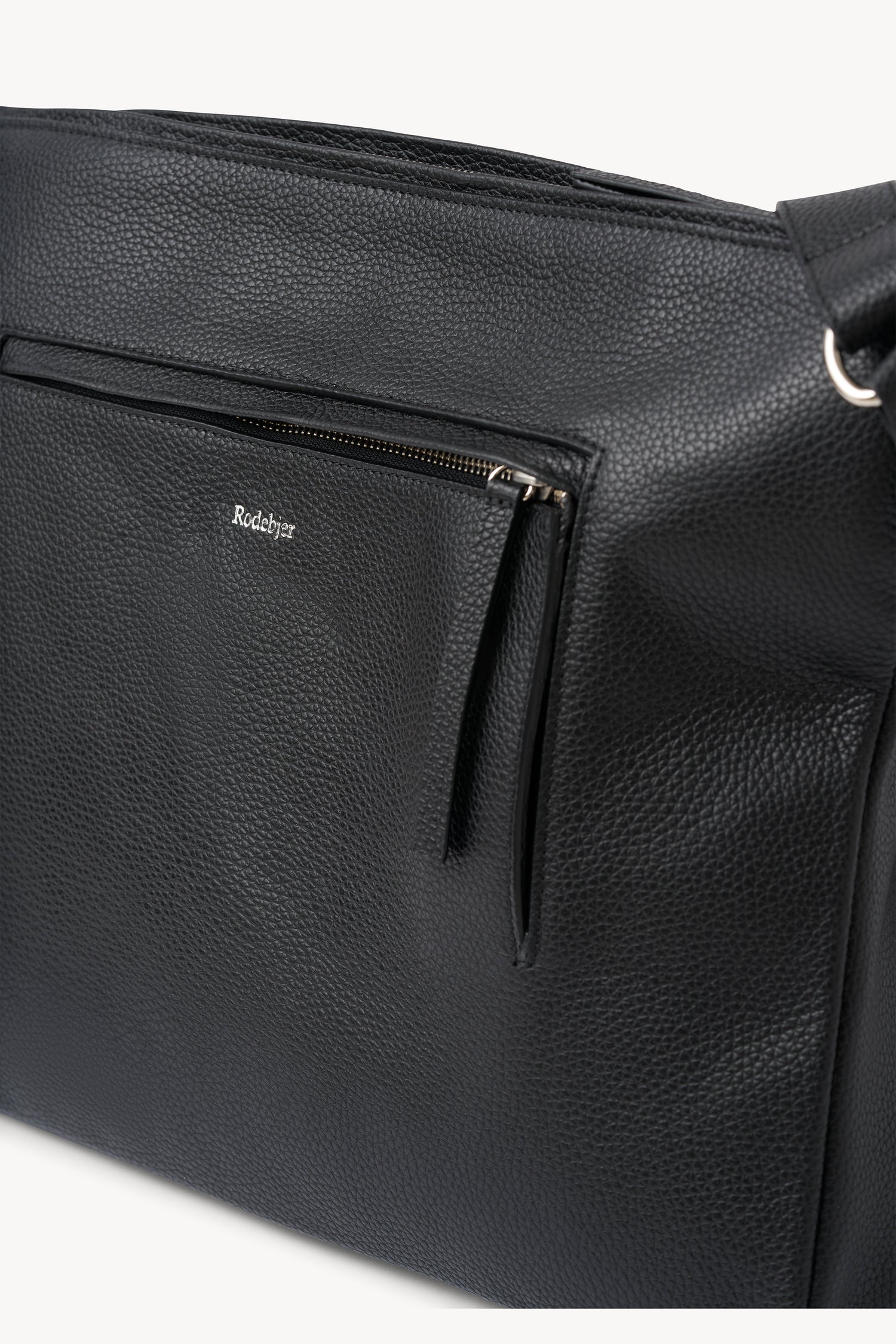The Soft Loop overdimensioned leather bag