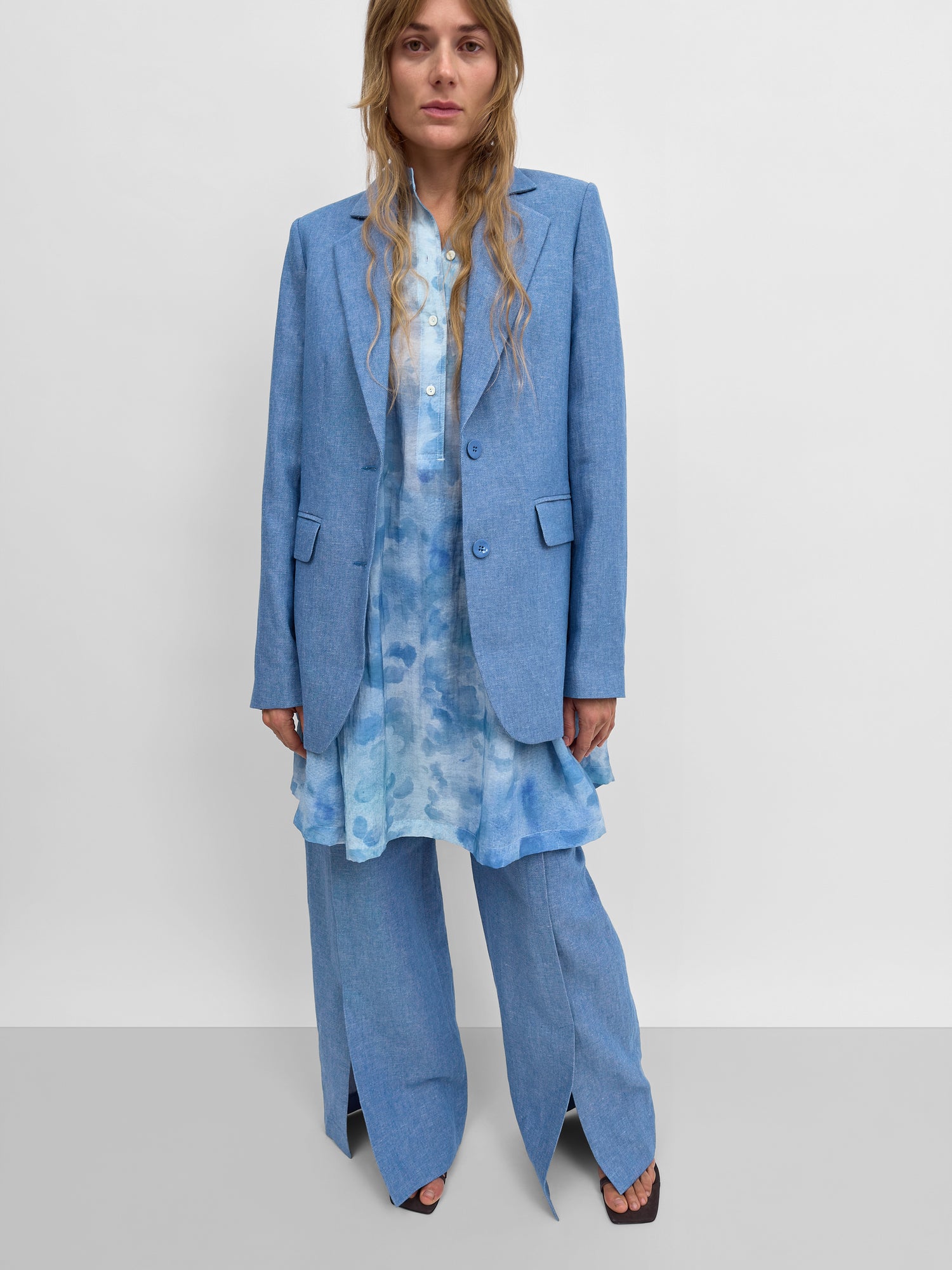 The Viola Lino workwear blazer