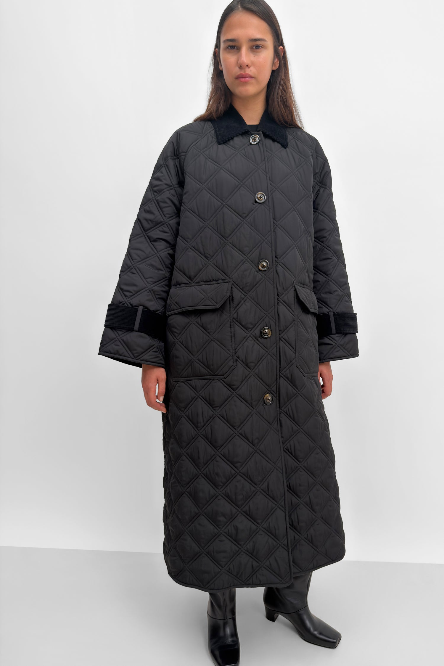 The Yuna equestrain quilt coat