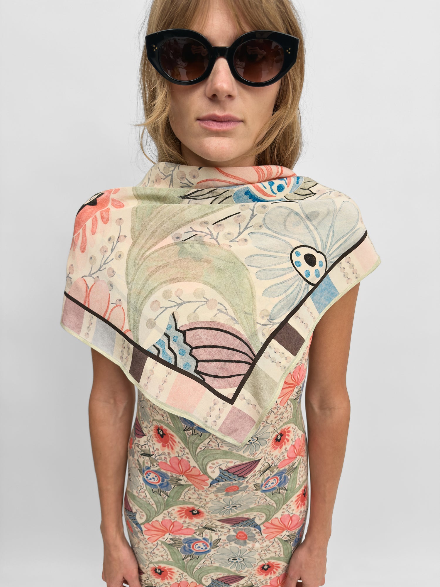 The silk scarf in Ducharne