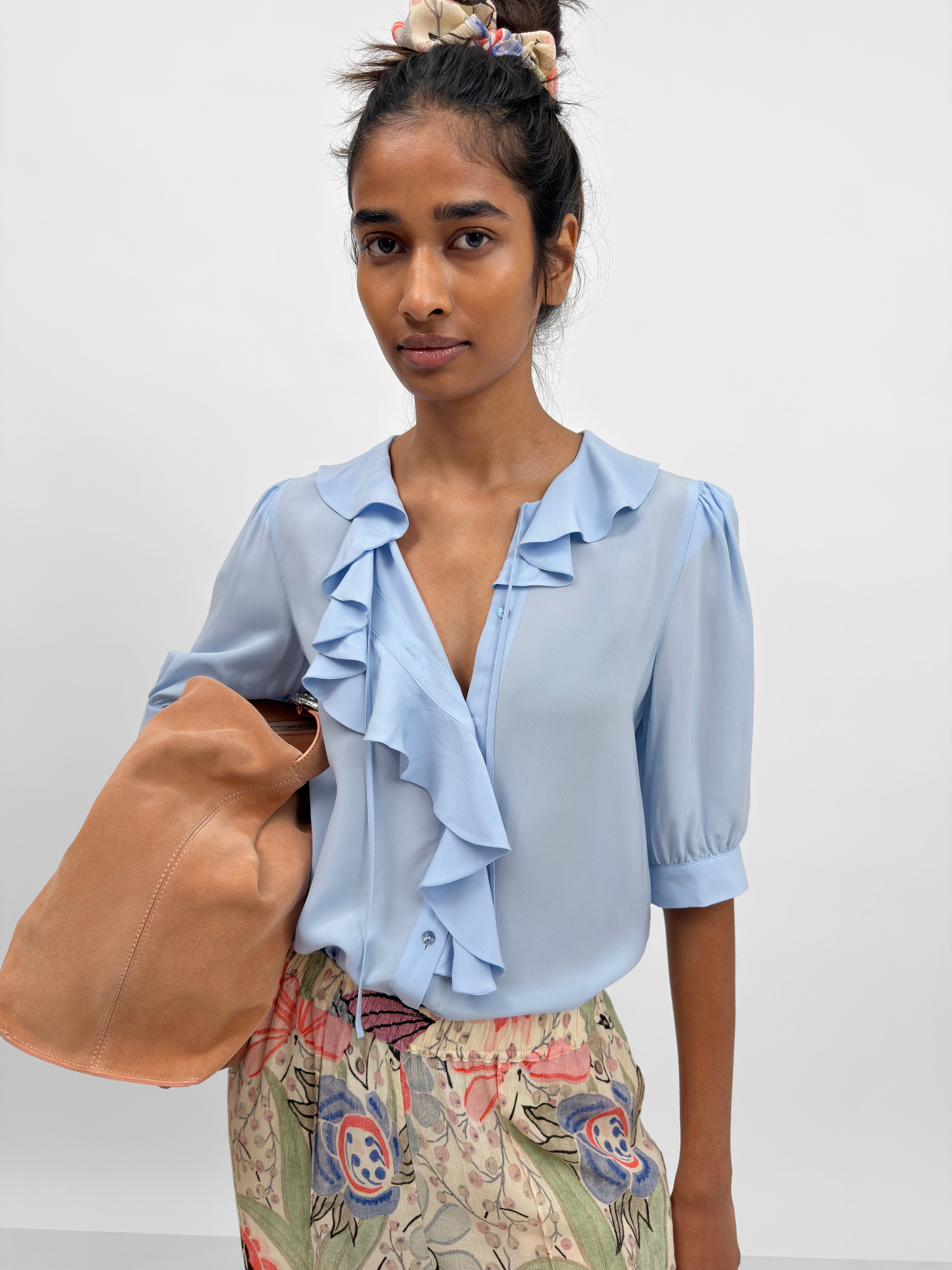 roughlow shoulder ribbon blouse ブルー The Xilla flounce blouse | Rodebjer.com