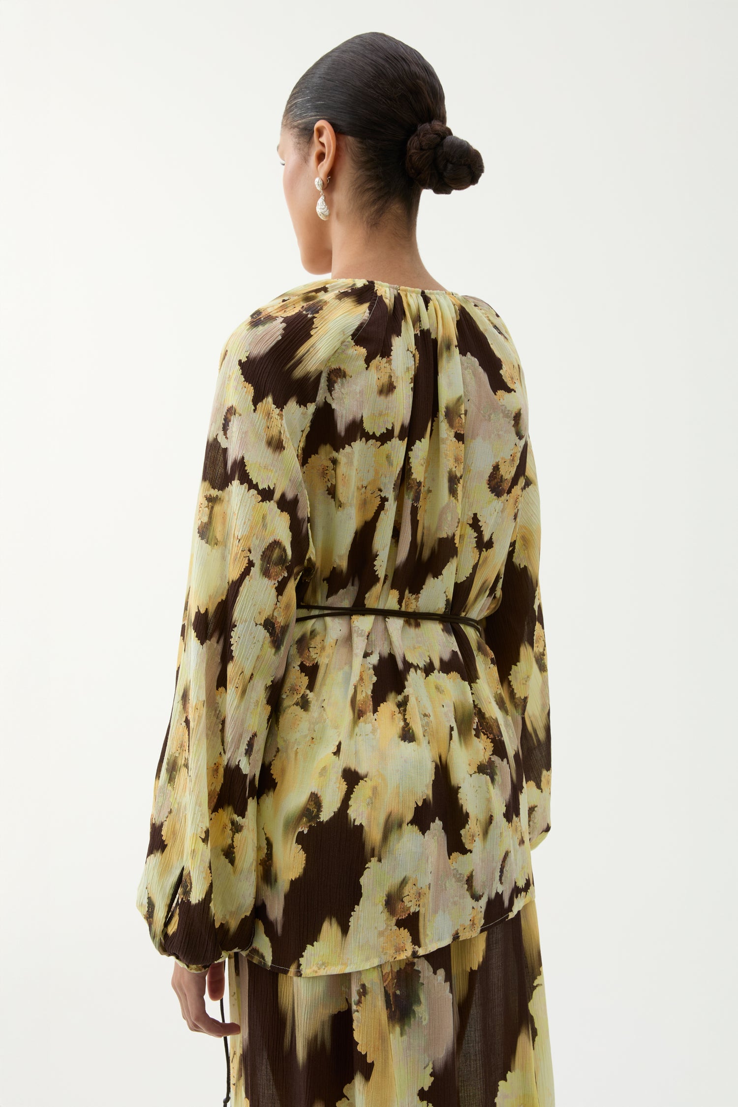 Bee blurry silk blouse