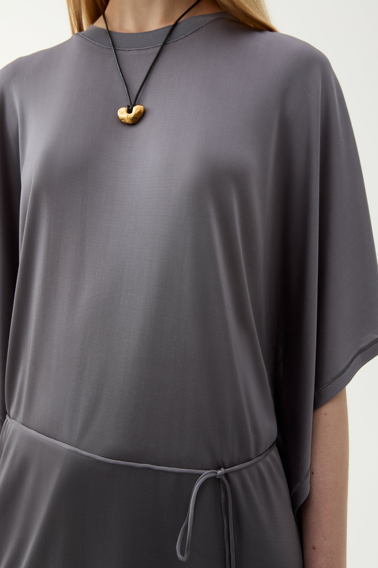 Block shiny dress